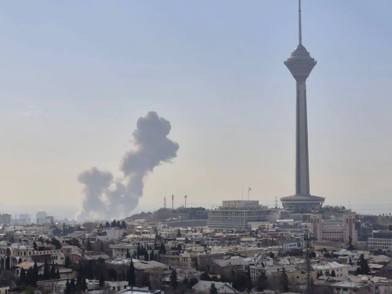 اسرائیل نے ایرانی دارالحکومت تہران پر فضائی حملہ کر دیا، 30 کے قریب اہداف کو نشانہ بنائے جانے کی اطلاعات