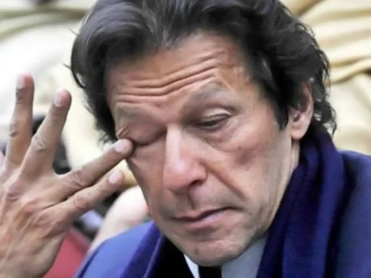اڈیالہ جیل میں سابق وزیرِ اعظم عمران خان کا طبی معائنہ، ماہر ڈاکٹروں کی ٹیم موجود؛ شفا ہسپتال منتقلی کا امکان
