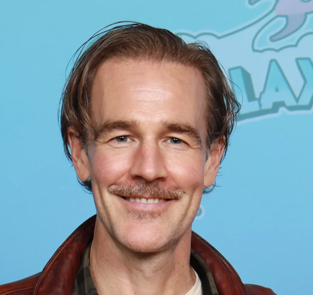 مقبول ٹی وی سیریز 'ڈاسنز کریک' کے معروف امریکی اداکار جیمز وان ڈیر بیک کینسر کے باعث 48 برس کی عمر میں چل بسے، مداحوں اور شوبز شخصیات کا اظہارِ تعزیت