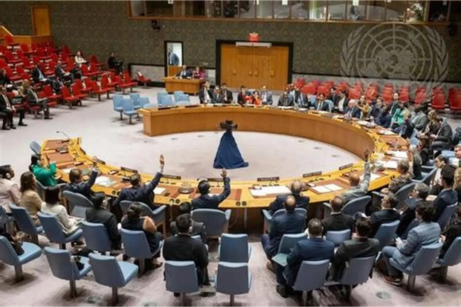 اقوامِ متحدہ کی سلامتی کونسل اس ماہ کے اختتام پر افغانستان پر عائد پابندیوں کی نگرانی کے مینڈیٹ میں توسیع کے لیے ووٹ کرنے جا رہی ہے، تاکہ نگرانی کا عمل بلا تعطل جاری رہے اور پابندیوں کا نفاذ مؤثر طریقے سے ممکن ہو سکے