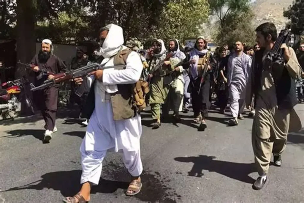 ، بریگیڈ ہیڈ کوارٹرز پر بموں سے حملہ، 3