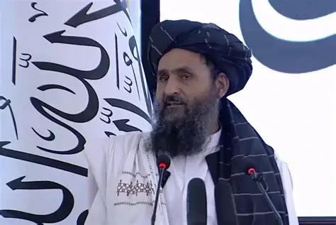 افغانستان نے غیر ملکی سرمایہ کاروں کے لیے طویل مدتی رہائش کی منظوری دے دی ہے، تاہم ملک میں دہشت گرد گروہوں کی موجودگی اور پاکستان پر سرحد پار حملوں نے سرمایہ کاری کے ماحول کو غیر یقینی بنا دیا ہے