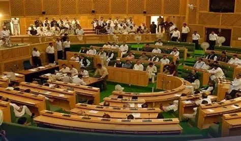 آزاد جموں و کشمیر میں حکومت کے خاتمے کی خبریں بے بنیاد ثابت؛ ن لیگ کے رہنماؤں نے بھی تبدیلی کی تردید کر دی