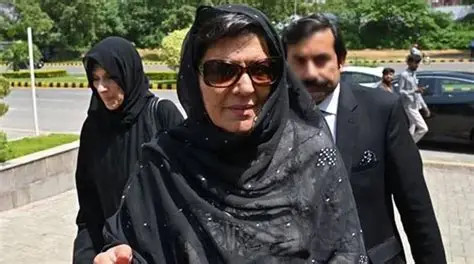 عدالتی احکامات کو مسلسل نظرانداز کرنے اور بارہا طلبی کے باوجود پیش نہ ہونے پر عدالت نے علیمہ خان کے ناقابلِ ضمانت وارنٹِ گرفتاری جاری کر دیے ہیں۔ حکومتی حلقوں نے اسے قانون کی بالادستی کی جیت قرار دیا ہے