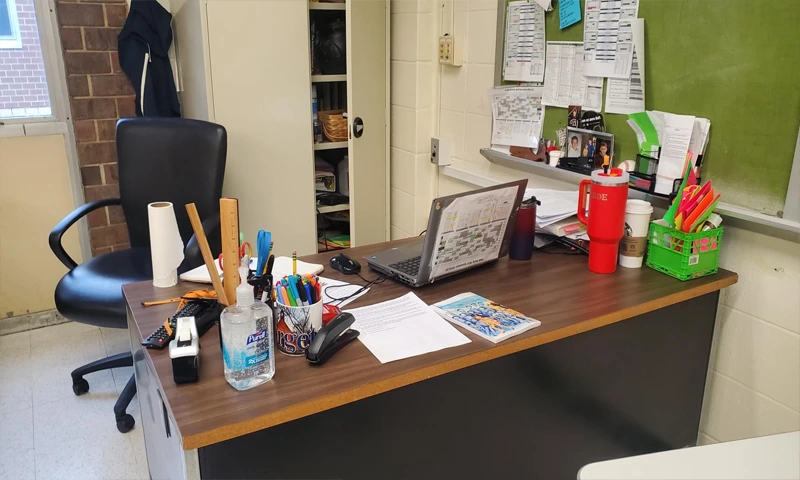 خیبر پختونخوا کی جامعات میں مرد اساتذہ اور طالبات کی ملاقات پر پابندی عائد کر دی گئی ہے۔ اب ہر شعبے میں خاتون فیکلٹی ممبر طالبات کے مسائل حل کریں گی