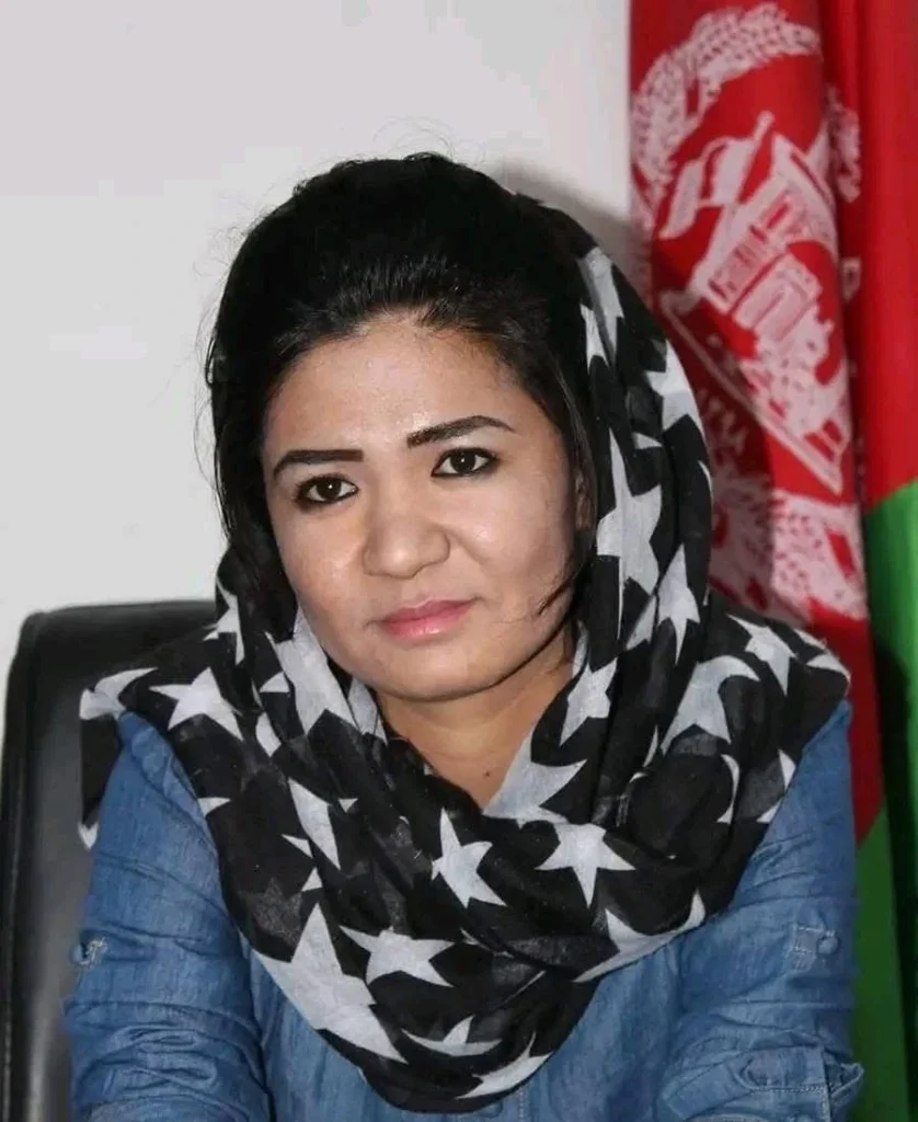 افغانستان کے دارالحکومت کابل میں گزشتہ رات تجربہ کار میڈیا کارکن انوشہ محمدی کو پراسرار طور پر قتل کر دیا گیا، جس کے بعد صحافتی تنظیموں اور انسانی حقوق کے حلقوں میں شدید خوف و ہراس پایا جاتا ہے