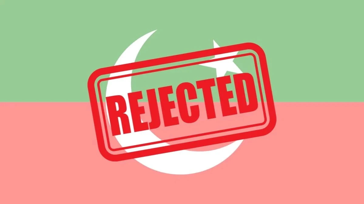 پی ٹی آئی کی 13 سالہ صوبائی حکومت اور وفاقی دورِ اقتدار پر تنقید کرتے ہوئے اسے ایک منظم جماعت کے بجائے مفاد پرستوں کا ٹولہ قرار دے دیا گیا ہے جو اب احتساب سے بچنے کے لیے انتشار کا سہارا لے رہی ہے