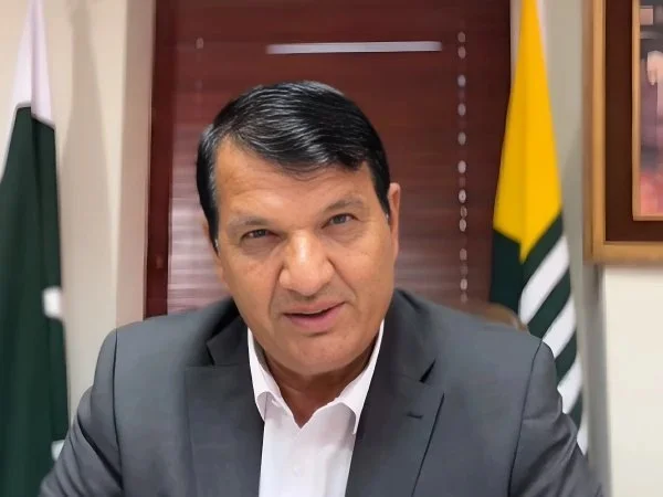 وفاقی وزیر امیر مقام کا کہنا ہے کہ کشمیری عوام پاکستان کے ساتھ لازوال رشتے پر یقین رکھتے ہیں، آزاد کشمیر کے آئندہ انتخابات میں مسلم لیگ (ن) بھاری اکثریت سے کامیاب ہوگی