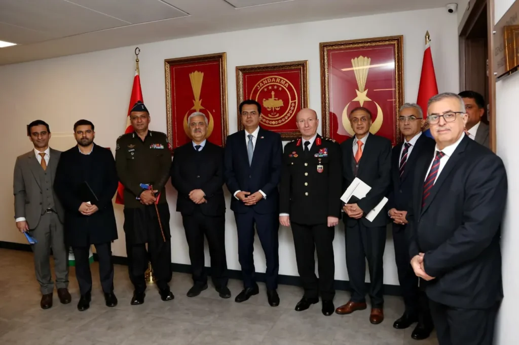 وزیرِ مملکت طلال چوہدری کا دورۂ ترکیہ؛ سکیورٹی، انسدادِ دہشت گردی اور منشیات کی روک تھام کے لیے ترکیہ کے ساتھ ادارہ جاتی تعاون مزید مضبوط بنانے پر اتفاق