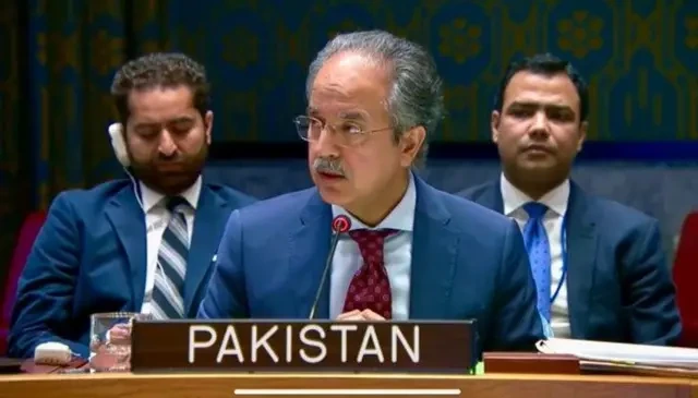 پاکستان نے سلامتی کونسل سے کالعدم بی ایل اے کو عالمی دہشت گرد تنظیموں کی فہرست میں شامل کرنے کا مطالبہ کیا ہے، جس کے ساتھ ہی تنظیم کی حالیہ دہشت گردانہ کاروائیوں اور شہری ہلاکتوں کی نشاندہی کی گئی ہے