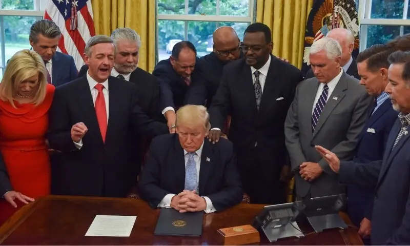 امریکہ کی جانب سے جغرافیائی سیاسی تنازعات کو مذہبی رنگ دینے کی حالیہ کوششوں نے عالمی مبصرین میں تشویش پیدا کر دی ہے