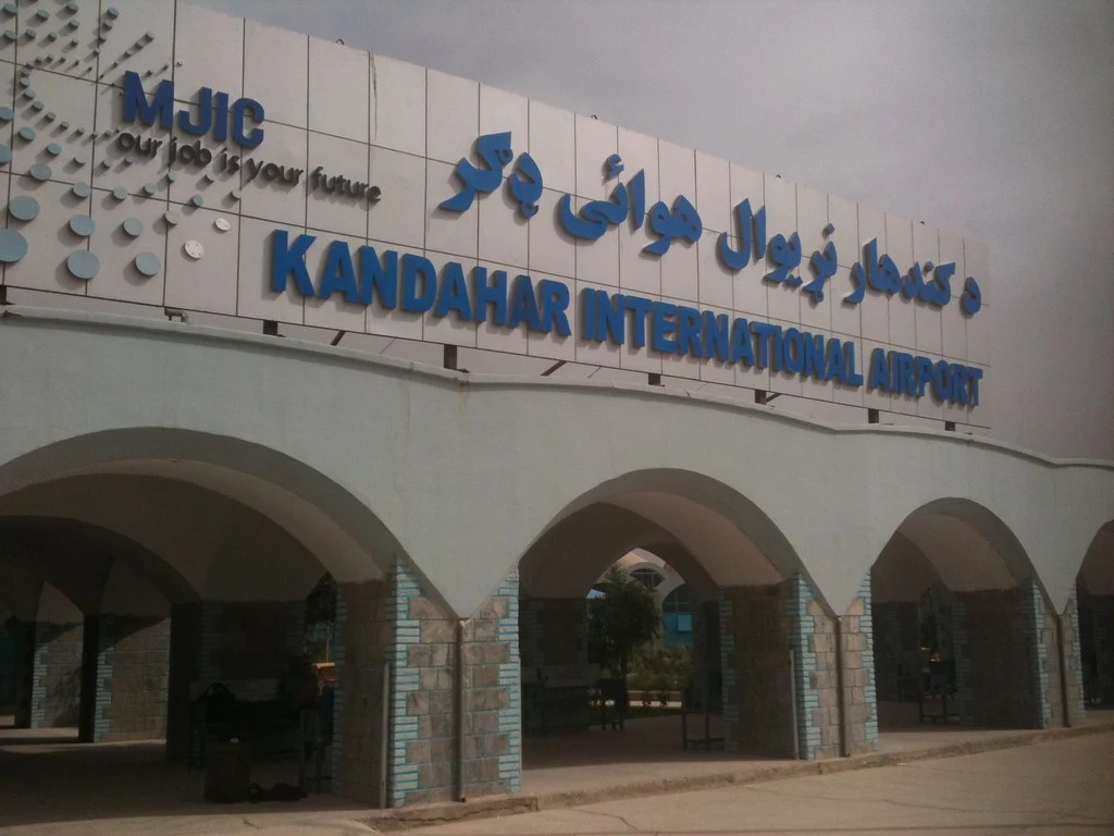 کابل بریگیڈ ہیڈکوارٹرز، قندھار ائیرپورٹ اور پکتیا میں فوجی تنصیبات پر فضائی حملے؛ متعدد طالبان اہلکار ہلاک