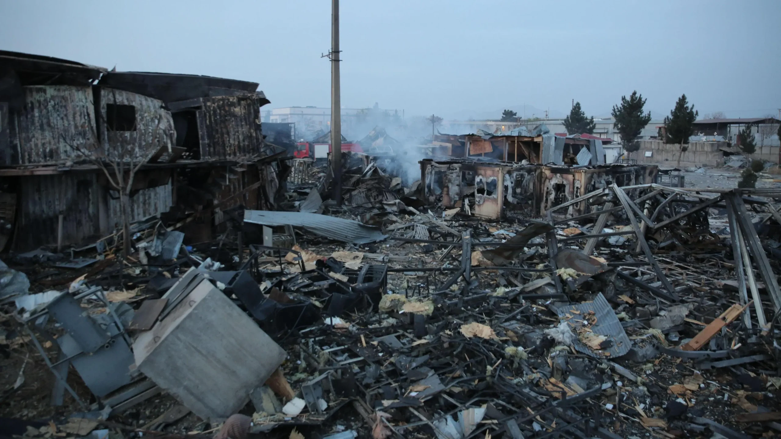 کابل حملہ: سینکڑوں ہلاکتوں کے افغان دعوے مگر شواہد کہاں ہیں؟ تحقیقات کے مطالبات شدت اختیار کر گئے