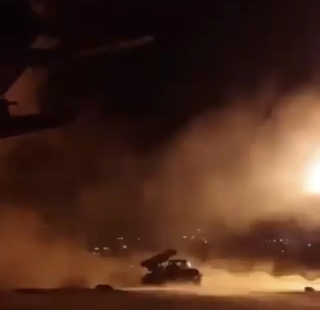 مختصر وقفے کے بعد پاک افغان سرحد پر دوبارہ جھڑپیں شروع، بھاری گولہ باری جاری