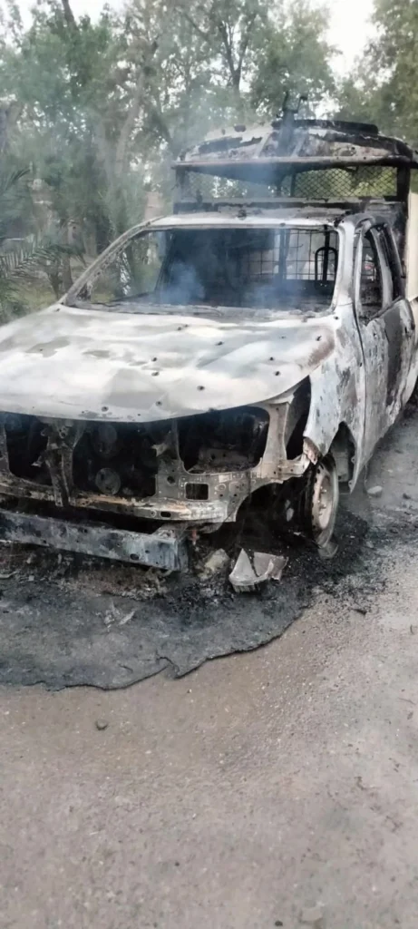 بنوں میں طالبان سے منسلک عناصر کا پولیس وین پر حملہ، ایک اہلکار جاں بحق اور ایک زخمی؛ حملہ آوروں نے کارروائی کے بعد گاڑی کو آگ لگا دی