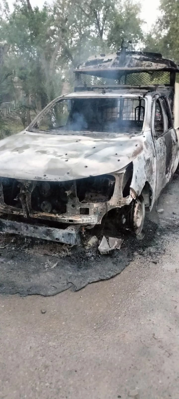 بنوں میں طالبان سے منسلک عناصر کا پولیس وین پر حملہ، ایک اہلکار جاں بحق اور ایک زخمی؛ حملہ آوروں نے کارروائی کے بعد گاڑی کو آگ لگا دی