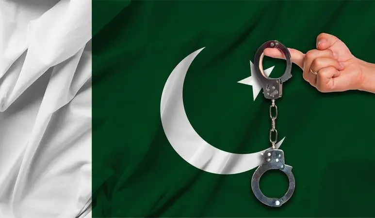 ’روسی ایجنٹ‘ کے ساتھ خفیہ معلومات شیئر کرنے کا الزام، پاکستانی وزارتِ دفاع کے چار اہلکاروں کو قید کی سزائیں