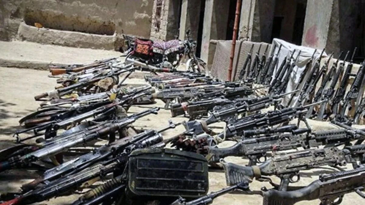 طالبان نے اسلحہ عوامی مقامات میں چھپا دیا