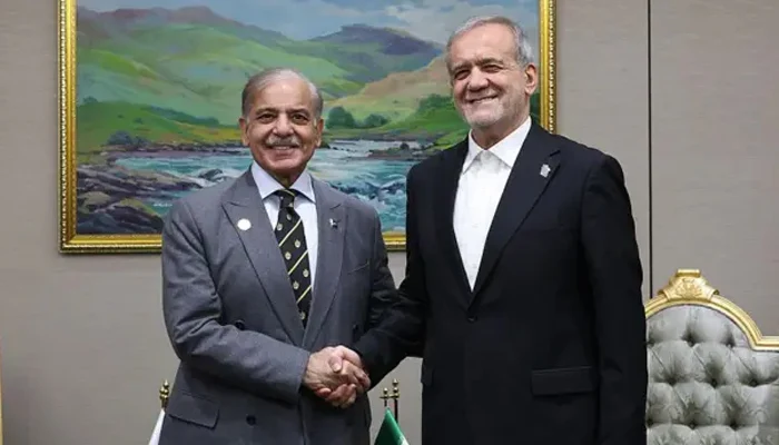 جنگ بندی کے بعد وزیراعظم شہباز شریف اور ایرانی صدر کا رابطہ؛ ایران نے اسلام آباد میں امریکا کے ساتھ مذاکرات کی پیشکش قبول کر لی، اعلیٰ سطح وفد جمعہ کو پاکستان پہنچے گا