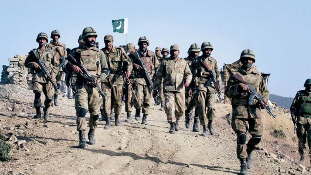 خیبر کے علاقے باڑا میں سیکورٹی فورسز نے بڑی کارروائی کرتے ہوئے 18 دہشت گردوں کو ہلاک کر دیا، مارے گئے افراد میں افغان باشندے بھی شامل ہیں۔