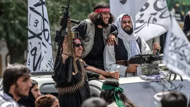 افغانستان میں طالبان کا تاجک برادری پر وحشیانہ تشدد؛ انسانی حقوق کی سنگین پامالیوں اور منظم نسلی جبر کے واقعات نے عالمی سطح پر تشویش پیدا کر دی ہے۔