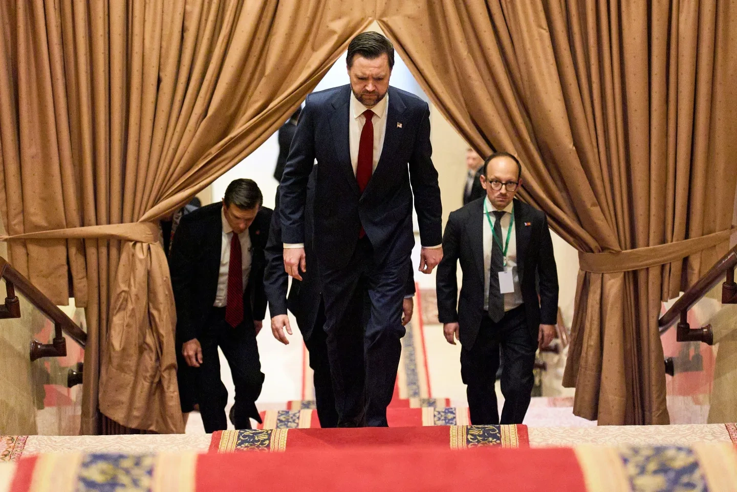 واشنگٹن میں جنگ بندی سے قبل اجلاس جاری