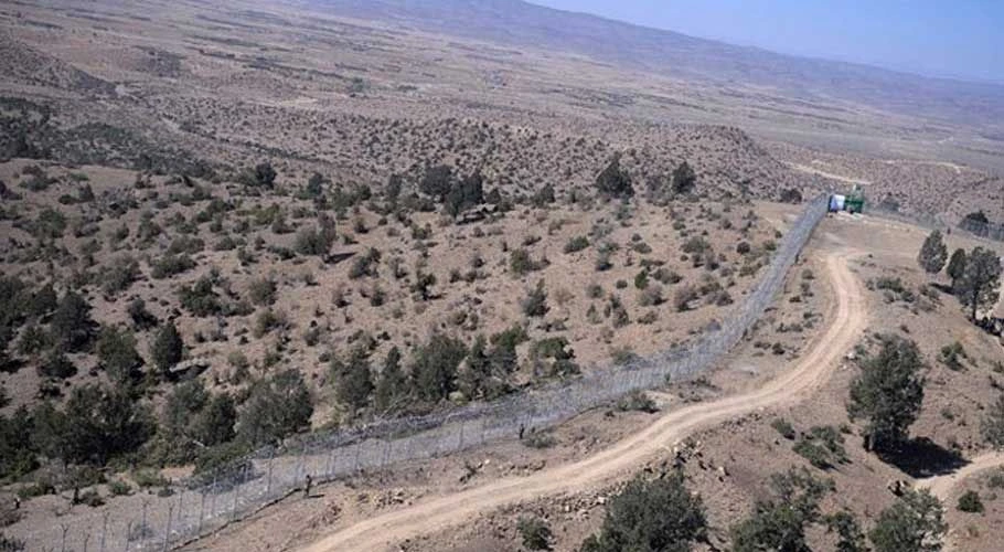 ڈیورنڈ لائن پر افغان سیاسی بیانیے میں بڑی تبدیلی؛ اہم افغان شخصیات اور محققین نے ڈیورنڈ لائن کو باضابطہ بین الاقوامی سرحد تسلیم کرتے ہوئے 'پشتونستان' کے مطالبے کو مسترد کر دیا۔ ماہرین کے مطابق خطے کا استحکام جذباتی نعروں کے بجائے جغرافیائی حقیقتوں اور سرحدی احترام میں پوشیدہ ہے۔