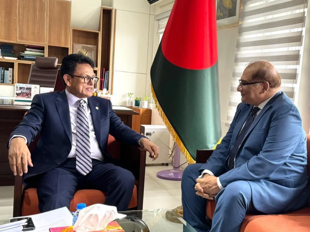 پاکستانی ہائی کمشنر عمران حیدر نے بنگلہ دیشی وزیر تعلیم سے ملاقات میں تعلیمی تعاون اور ٹیکنالوجی کے تبادلے پر اتفاق کیا۔