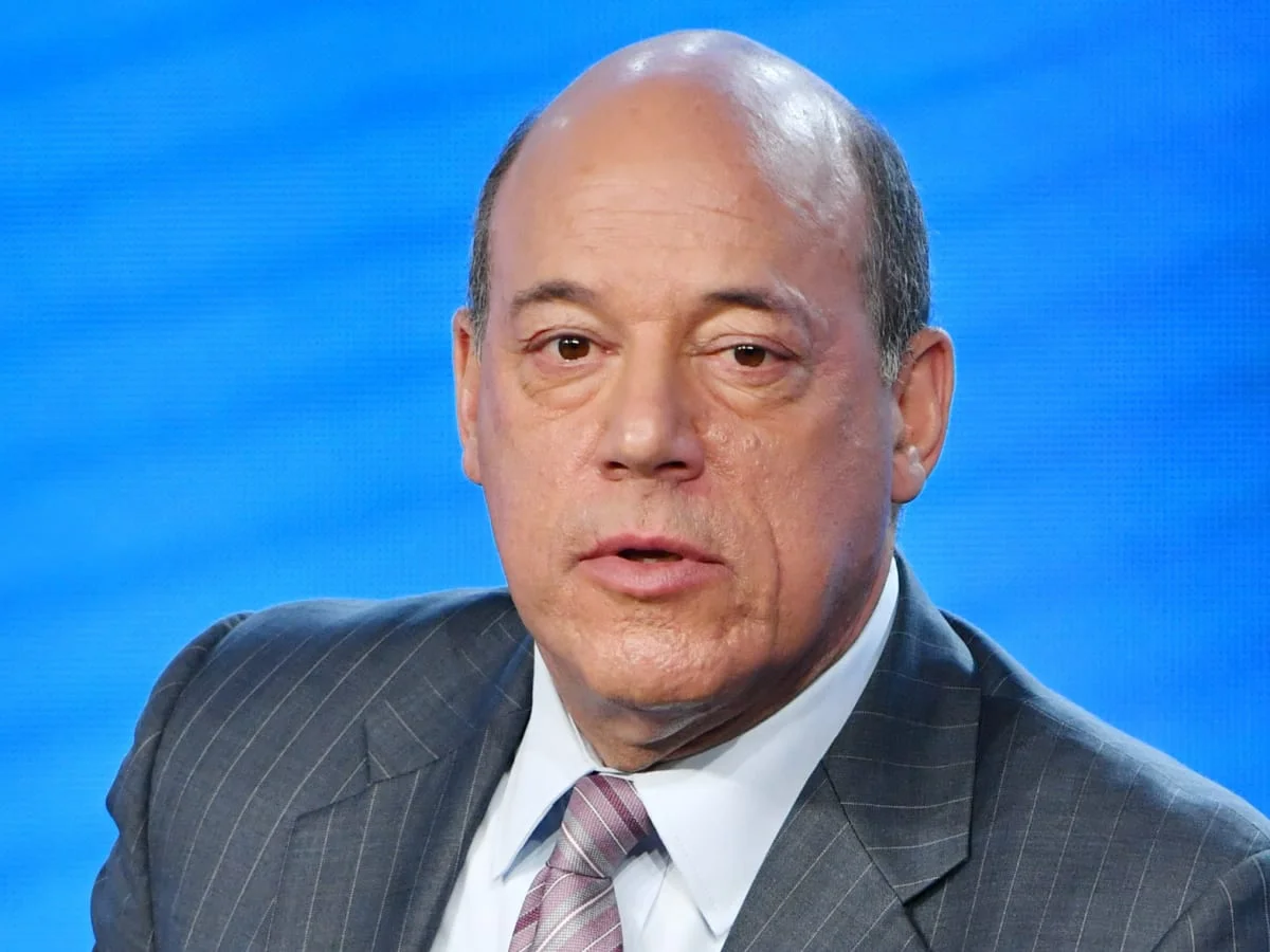 سابق امریکی عہدیدار ایری فلیشر کی جانب سے پاکستان کو غیر محفوظ قرار دینے کے بیانات سامنے آئے ہیں، تاہم امریکی سفارت کاروں کی کرکٹ گراؤنڈز اور عوامی تقریبات میں مسلسل شرکت نے ان دعوؤں کی قلعی کھول دی ہے