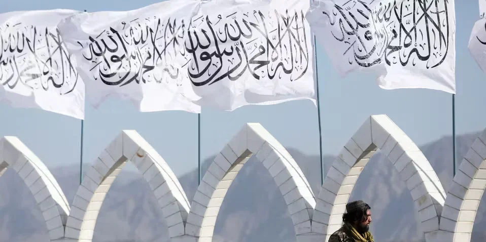 افغانستان میں مبلغین کے لیے نئے قانون کا نفاذ؛ فقہ حنفی کی لازمی پیروی اور غیر حنفی مبلغین پر پابندی نے مذہبی تنوع اور اعتدال پسندی کے حوالے سے نئی بحث چھیڑ دی۔