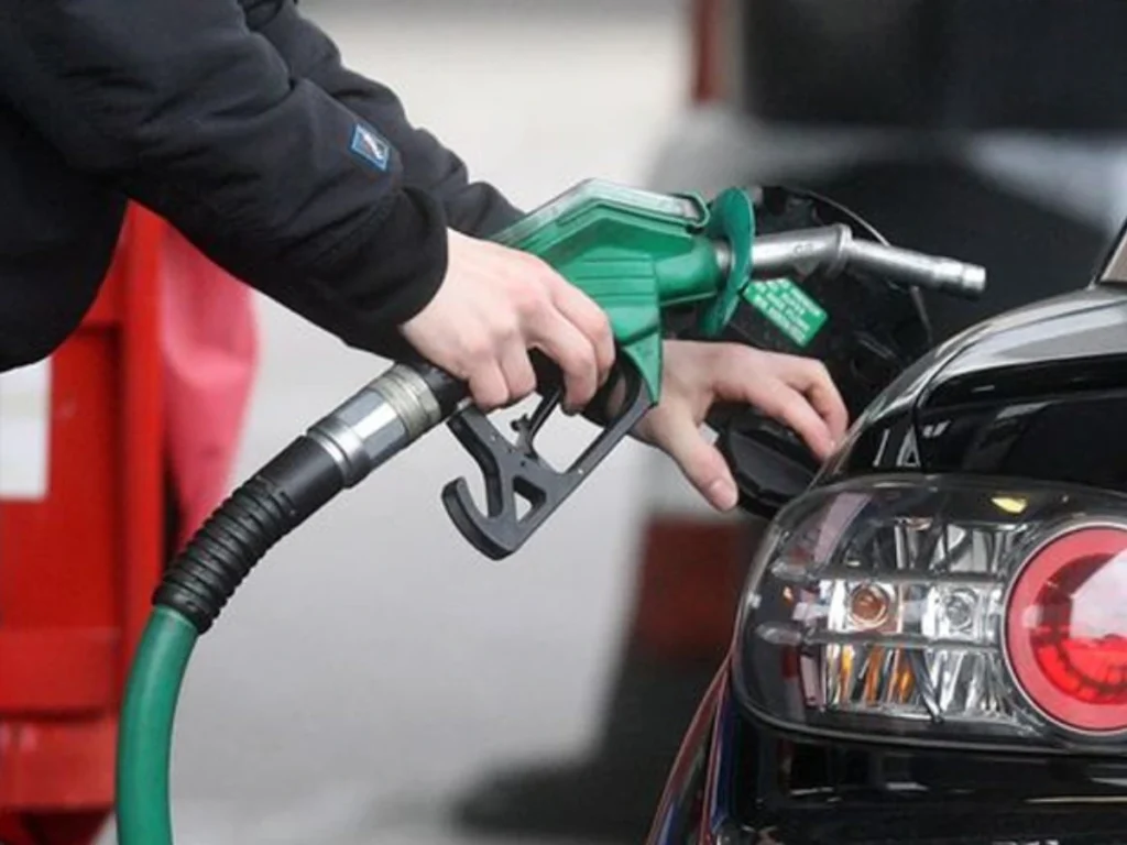 پٹرول کی قیمت میں بڑا اضافہ