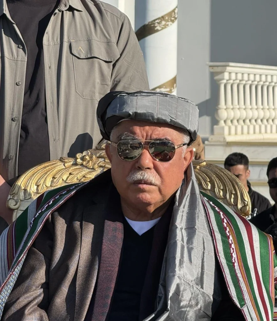 افغان رہنماء مارشل عبدالرشید دوستم نے ڈیورنڈ لائن کو بین الاقوامی سرحد تسلیم کرنے کے حوالے سے استاد محمد محقق کے مؤقف کی تائید کرتے ہوئے اسے خطے میں امن کے لیے ناگزیر قرار دے دیا ہے