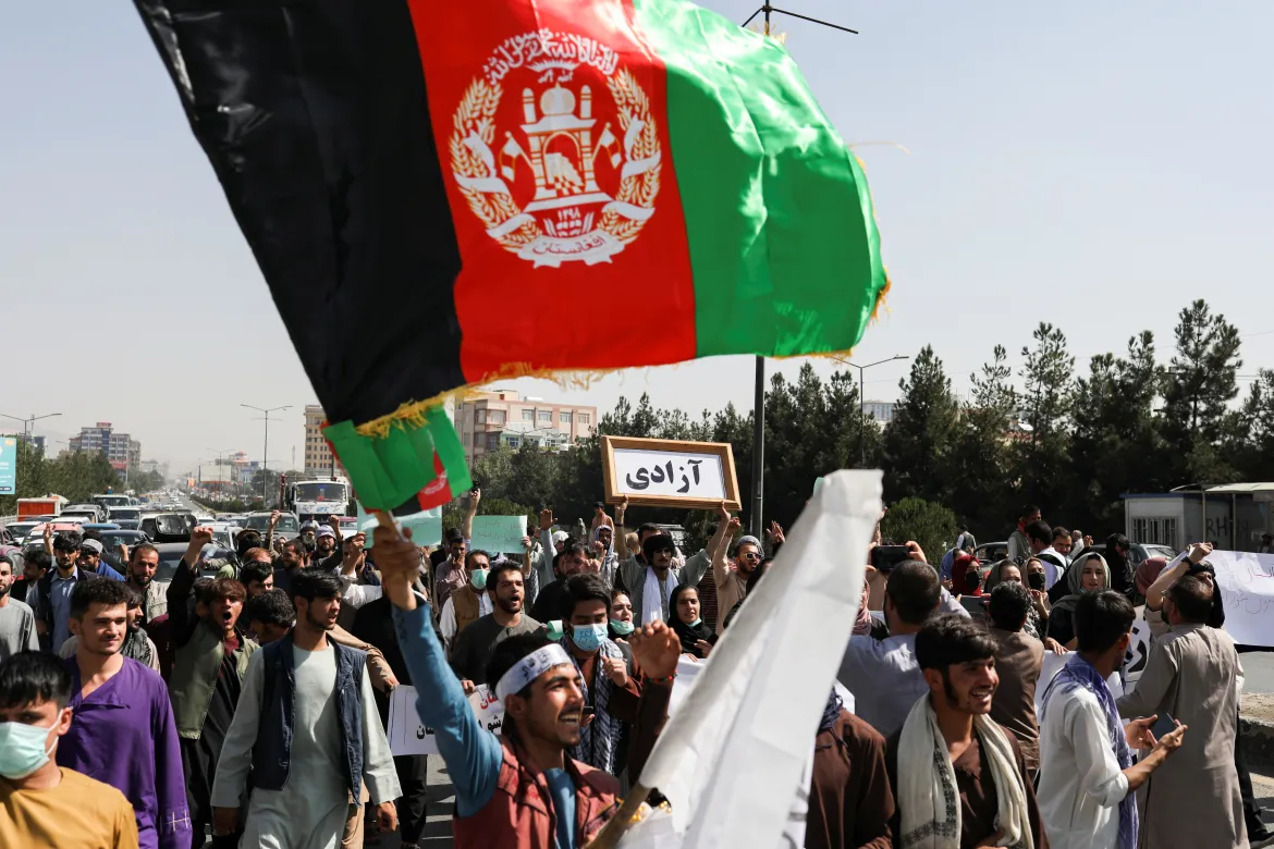 سابق افغان سیاست دان روہب اللہ جان نے امریکی امداد کی معطلی پر افغان عوام کو طالبان کے جبر کے خلاف پُرامن آواز اٹھانے کی تلقین کی ہے۔