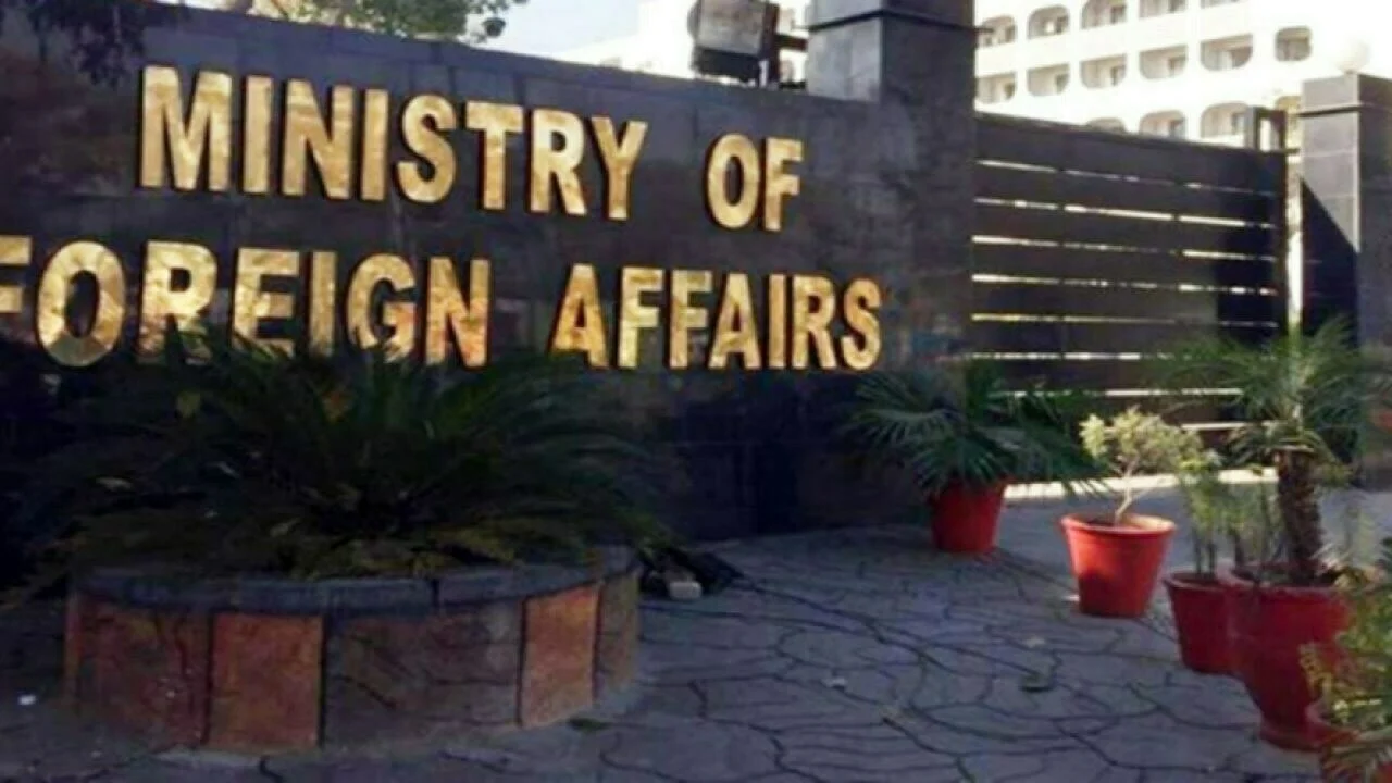 بنوں حملے کے تانے بانے افغانستان سے ملنے پر افغان ناظم الامور کی دفترِ خارجہ طلبی؛ پاکستان نے دہشت گردوں کی پناہ گاہوں کے خلاف فیصلہ کن جواب دینے کی وارننگ دے دی۔