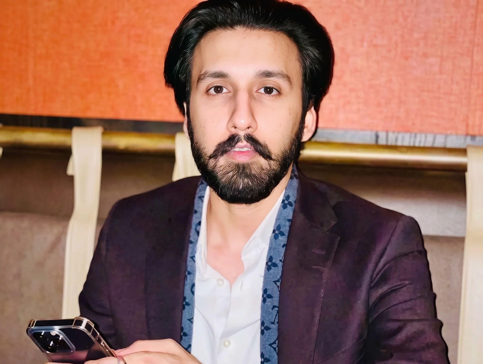 دستیاب ریکارڈ اور گواہیوں کے مطابق معاذ خان کے خلاف مالی بددیانتی، بدسلوکی اور کرائے کے مکان میں ڈیفالٹ کے الزامات ثابت ہو گئے ہیں، جس پر کمیونٹی نے حکام سے کارروائی کا مطالبہ کیا ہے۔