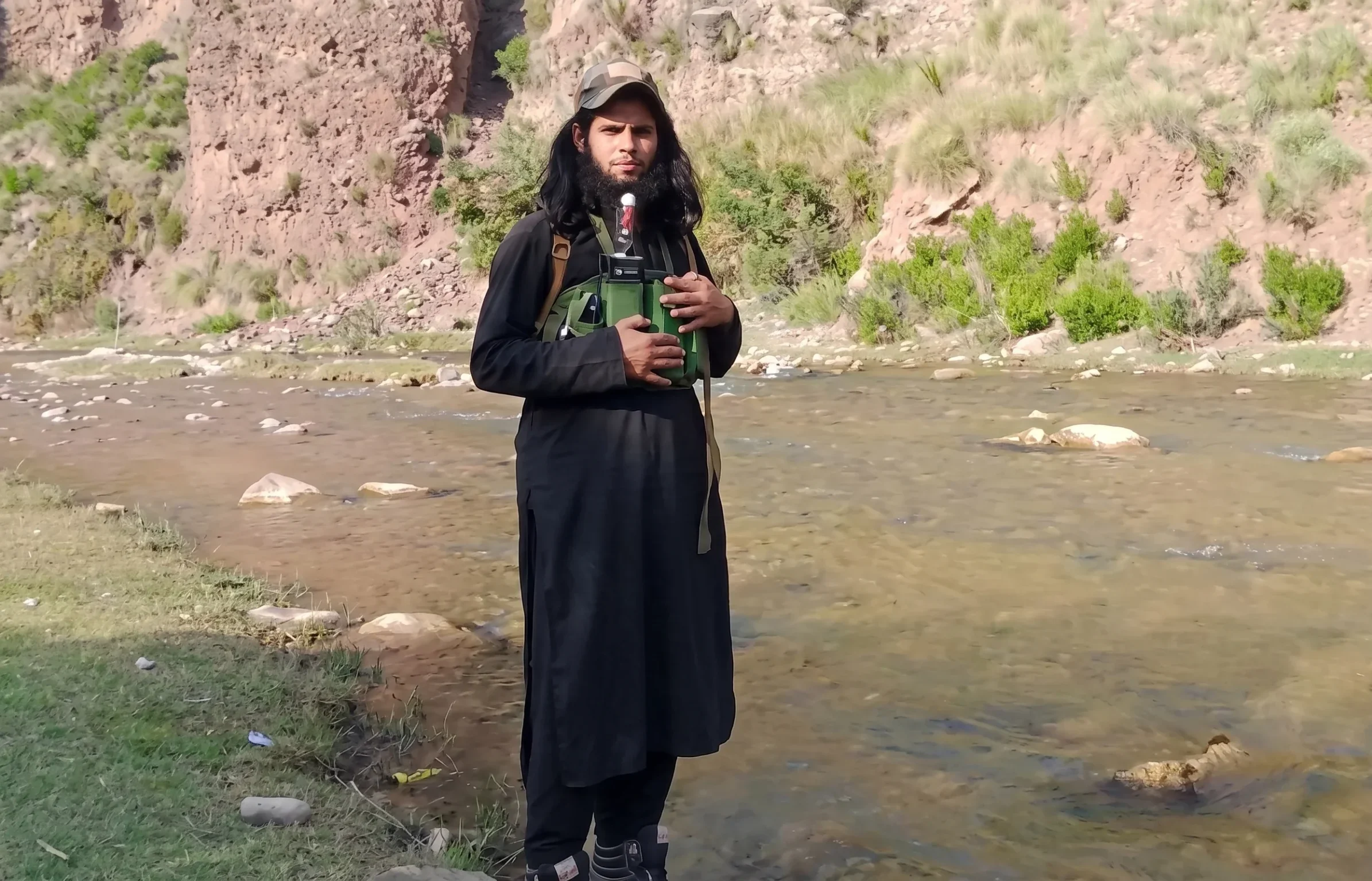 خیبر میں سکیورٹی فورسز نے انٹیلی جنس بیسڈ آپریشن کے دوران فتنہ الخوارج کے کلیدی کمانڈر عمر عرف غازی کو ہلاک کر کے دہشت گردوں کا نیٹ ورک توڑ دیا۔