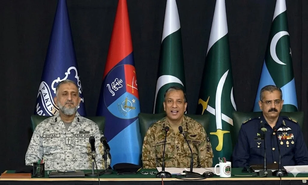 ڈی جی آئی ایس پی آر احمد شریف چوہدری نے معرکۂ حق کے ایک سال مکمل ہونے پر پریس کانفرنس کرتے ہوئے کہا ہے کہ بھارت کا دہشت گردی کا نام نہاد بیانیہ اب عالمی سطح پر بے نقاب ہو کر دفن ہو چکا ہے۔