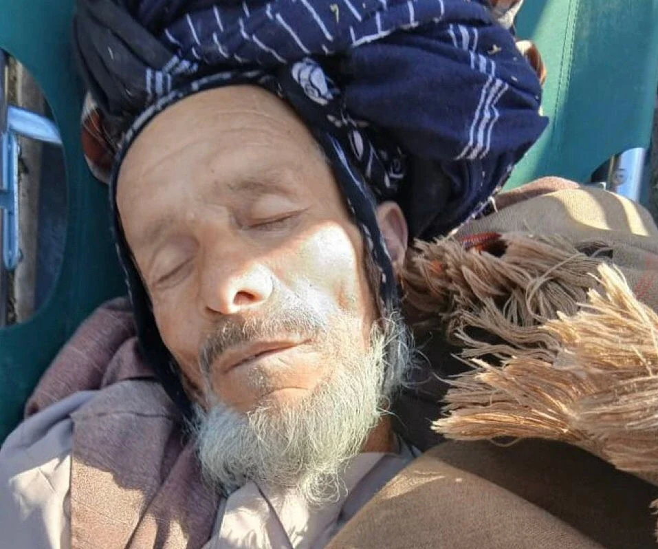 افغانستان کے صوبہ بدخشاں کے ضلع ارگو میں پوست کی کاشت کے تنازع پر احتجاج کرنے والے شہریوں پر طالبان فورسز نے فائرنگ کر دی، جس کے نتیجے میں ایک شخص ہلاک اور دو زخمی ہو گئے۔