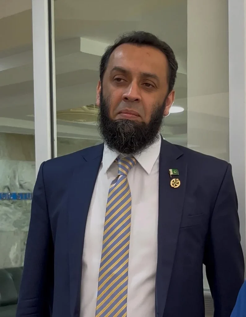 وفاقی وزیر اطلاعات عطاء اللہ تارڑ نے پہلگام واقعے کو بھارت کا خود ساختہ ’فالس فلیگ آپریشن‘ قرار دیتے ہوئے کہا ہے کہ بھارت حقائق منظرِ عام پر آنے کے ڈر سے تحقیقات سے بھاگ رہا ہے اور اپنے داخلی بحرانوں کا الزام ہمیشہ پاکستان پر تھوپنے کی کوشش کرتا ہے۔