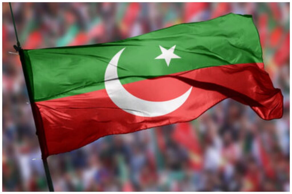 برطانیہ میں مولانا طاہر اشرفی پر حملے اور ہراسگی کے واقعے کے بعد پی ٹی آئی یوکے یوتھ ونگ کے ڈپٹی سیکرٹری معاذ ملک پر سنگین الزامات سامنے آئے ہیں، جن میں مالی فراڈ، بلیک میلنگ، خواتین کے استحصال اور قانون کی خلاف ورزی شامل ہیں۔ معاملے پر برطانوی سیکیورٹی اداروں سے آزادانہ تحقیقات کا مطالبہ کیا جا رہا ہے۔
