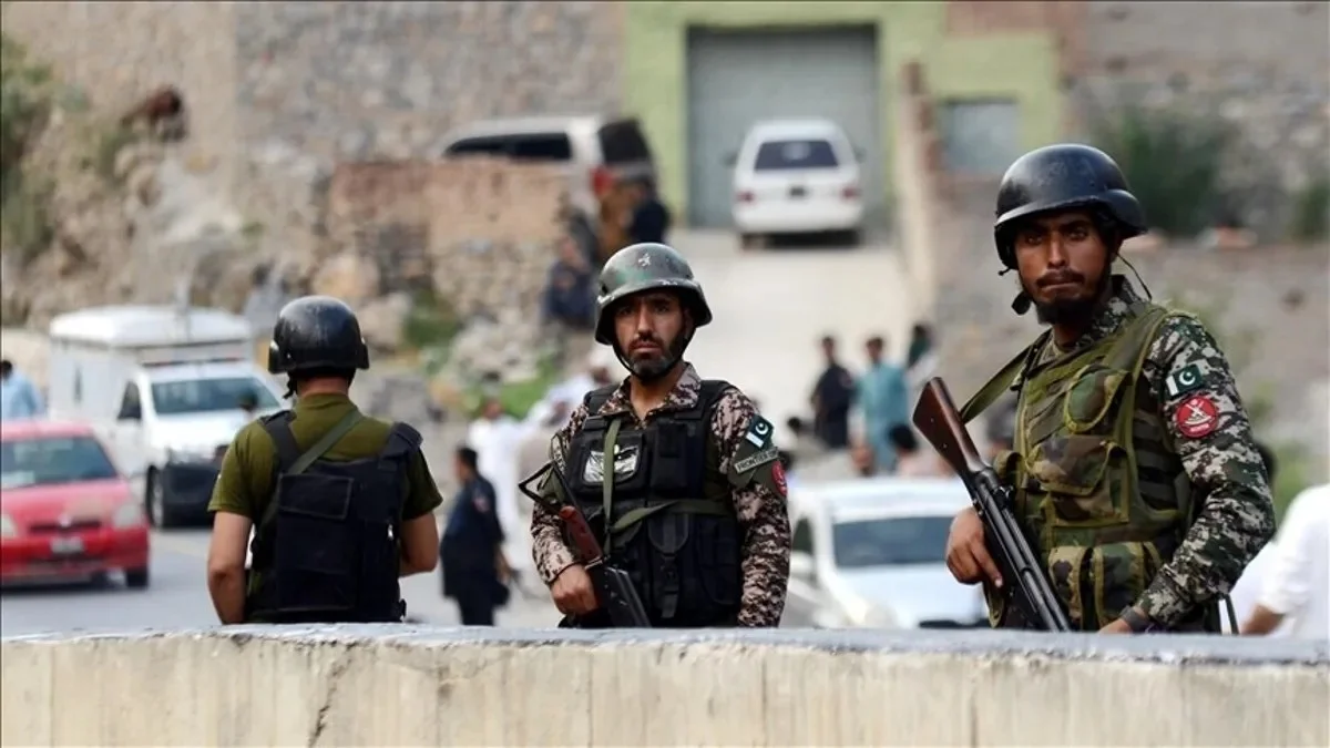 کوئٹہ کی بلیلی چیک پوسٹ پر ایف سی اہلکاروں سے تصادم، پتھراؤ اور قانون شکنی کے بعد پی ٹی آئی کے مقامی رہنما حاجی گل خان نے اپنے عمل پر ندامت کا اظہار کر دیا۔