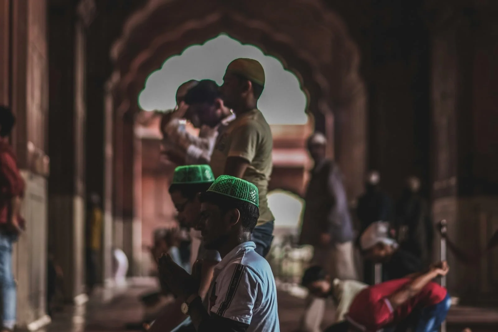 بھارت کے شہر ممبئی کی ایک رہائشی سوسائٹی میں عیدالاضحیٰ سے قبل قربانی کے بکرے رکھنے پر شدید تنازع کھڑا ہو گیا ہے، جسے مبصرین مودی سرکار کے دور میں بڑھتی ہوئی عدم برداشت اور مسلم مخالف پولرائزیشن کا عکاس قرار دے رہے ہیں۔