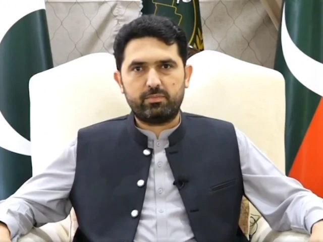 خیبر پختونخوا میں بدامنی کی حالیہ لہر کا ذمہ دار سہیل آفریدی کو قرار دیتے ہوئے کہا گیا ہے کہ ان کے مبہم بیانیے، عسکری ایکشن کی مخالفت اور پولیس کی استعداد کار میں عدم دلچسپی نے دہشت گردوں کو مضبوط کیا ہے۔
