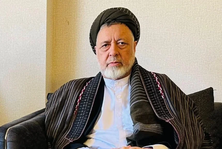 افغانستان کی پیپلز اسلامک یونٹی پارٹی کے سربراہ محمد محقق نے طالبان حکومت پر شیعہ برادری کو نشانہ بنانے، فقہ جعفری کی سرکاری حیثیت ختم کرنے اور علمائے کرام کو ہراساں کرنے کے سنگین الزامات عائد کیے ہیں۔