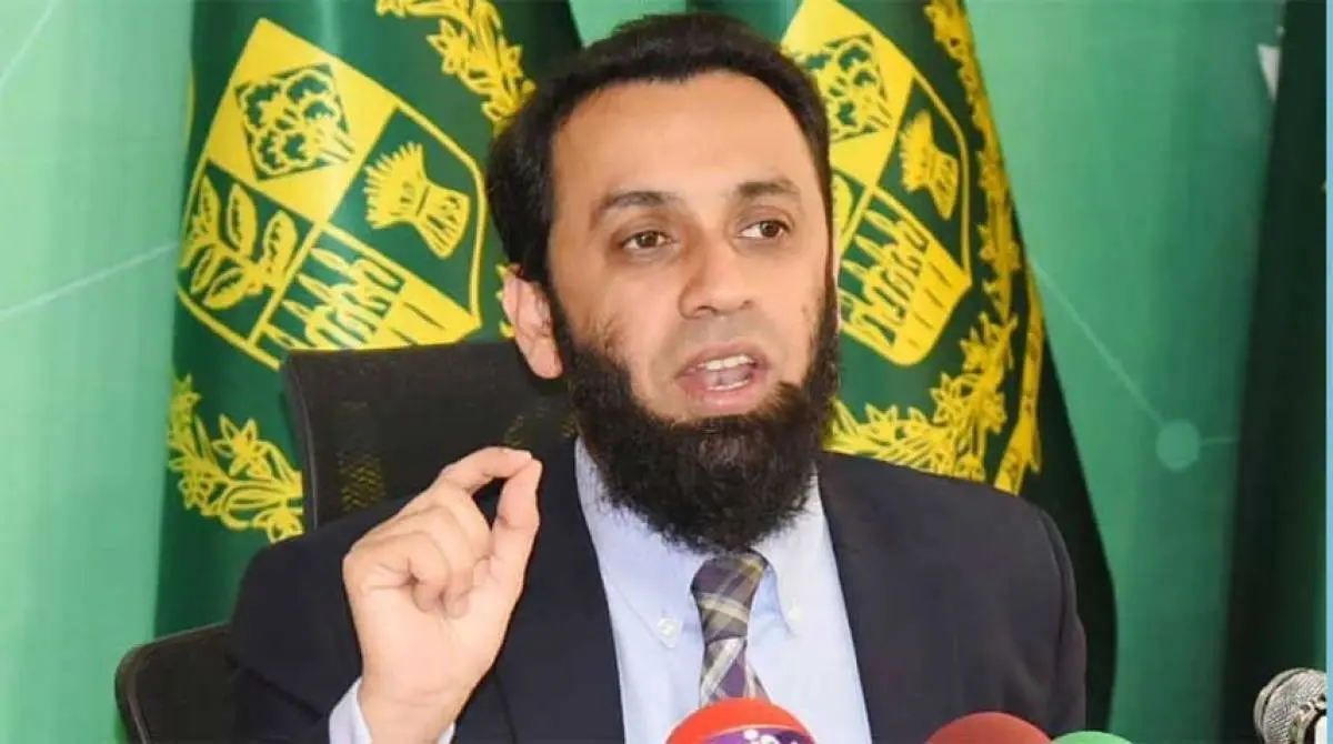 وفاقی وزیر اطلاعات عطا اللہ تارڑ نے افغان سرحد پر شہری آبادی کو نشانہ بنانے کی شدید مذمت کرتے ہوئے اسے طالبان حکومت کی سفاکیت قرار دے دیا؛ باجوڑ میں خواتین اور بچوں سمیت نو شہریوں کی شہادت پر گہری تشویش کا اظہار۔