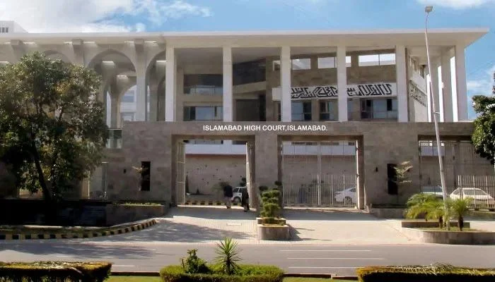 اسلام آباد ہائی کورٹ کے ججز کی دیگر صوبوں میں ممکنہ منتقلی نے 16 سالہ جمود کو توڑنے کی راہ ہموار کر دی ہے؛ ماہرین اسے عدالتی شفافیت اور روٹیشن پالیسی کا حصہ قرار دے رہے ہیں۔