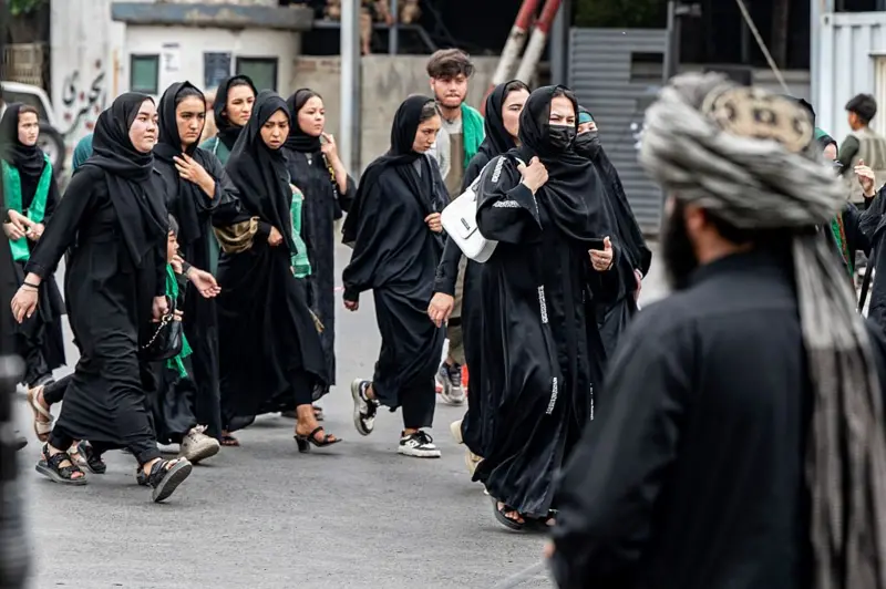 افغانستان میں شیعہ برادری پر طالبان کی پابندیاں، عبادات و نجی زندگی میں مداخلت کے سنگین الزامات