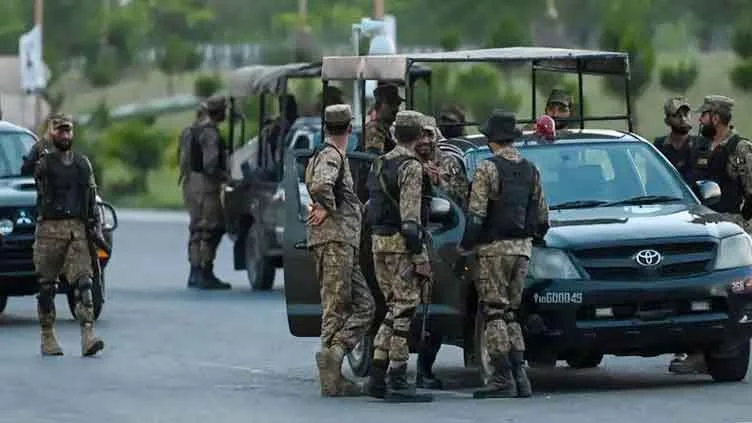 شمالی وزیرستان کے علاقوں میر علی اور میران شاہ میں سکیورٹی فورسز نے گزشتہ 72 گھنٹوں کے دوران متعدد کامیاب آپریشنز کرتے ہوئے فتنہ الخوارج کے 27 دہشت گردوں کو ہلاک کر دیا ہے۔