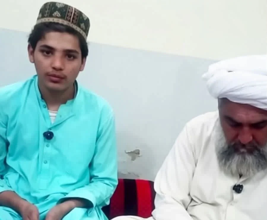 وار اینالسٹ کی رپورٹ کے مطابق ضلع بنوں کے نوجوان عابد نے بنوں پولیس امن کمیٹی کے سامنے ہتھیار ڈال کر کالعدم ٹی ٹی پی سے لاتعلقی کا اعلان کر دیا ہے۔