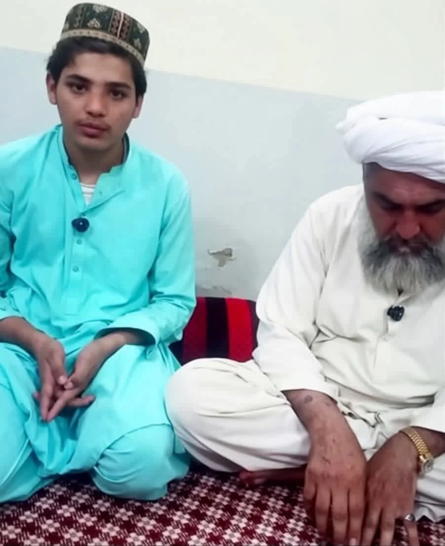 وار اینالسٹ کی رپورٹ کے مطابق ضلع بنوں کے نوجوان عابد نے بنوں پولیس امن کمیٹی کے سامنے ہتھیار ڈال کر کالعدم ٹی ٹی پی سے لاتعلقی کا اعلان کر دیا ہے۔